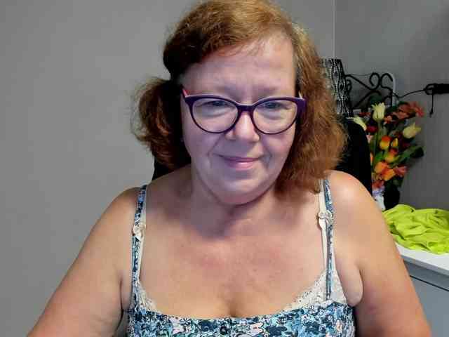 flirty-adele webcam