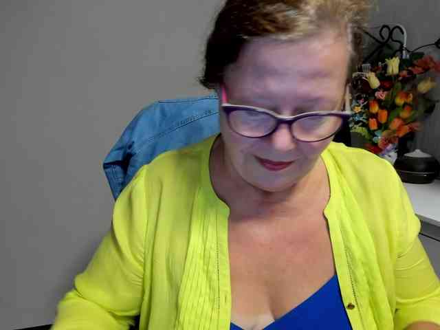 flirty-adele webcam
