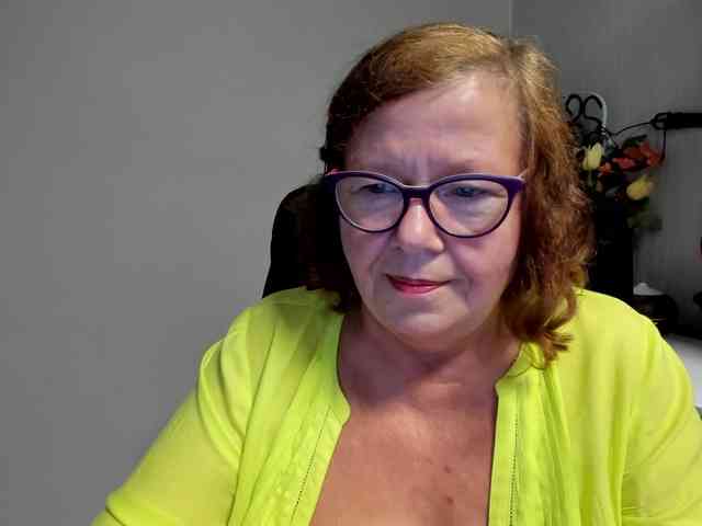 flirty-adele webcam