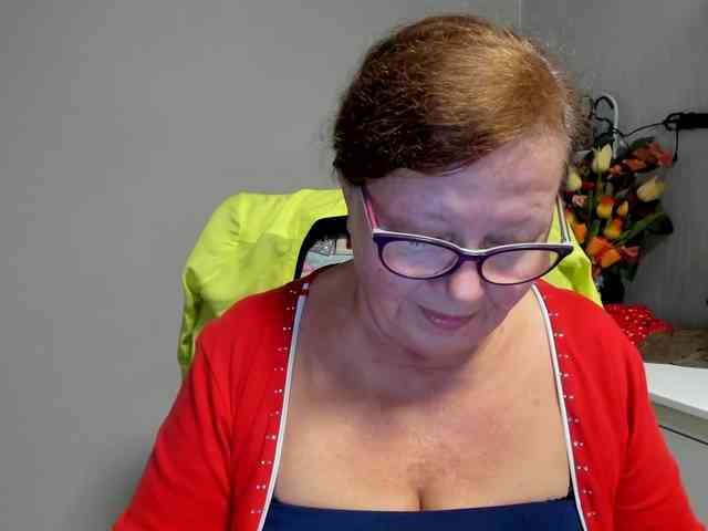 flirty-adele webcam