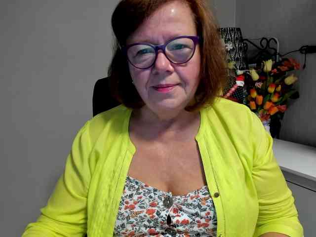 flirty-adele webcam