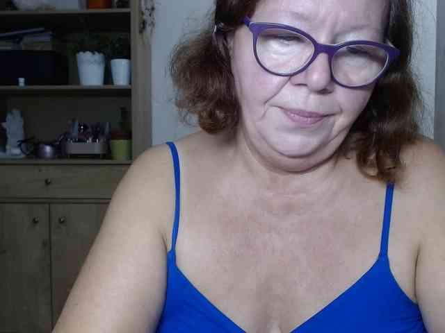 flirty-adele webcam
