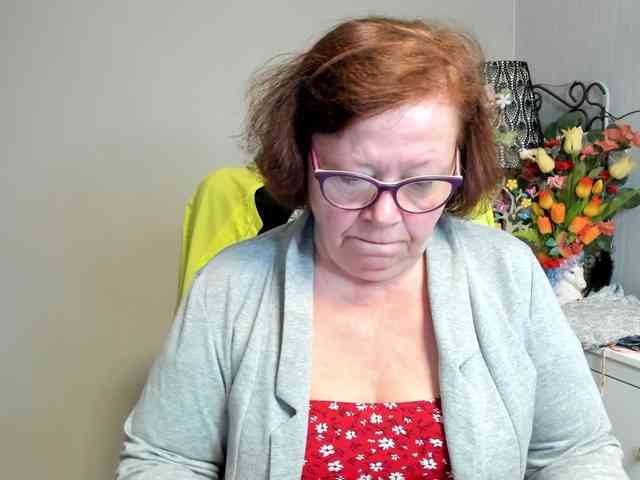 flirty-adele webcam