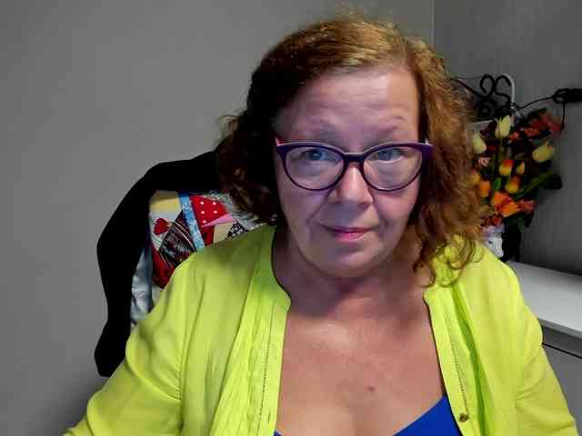 flirty-adele webcam