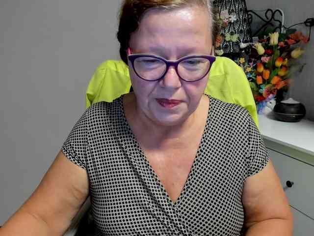 flirty-adele webcam