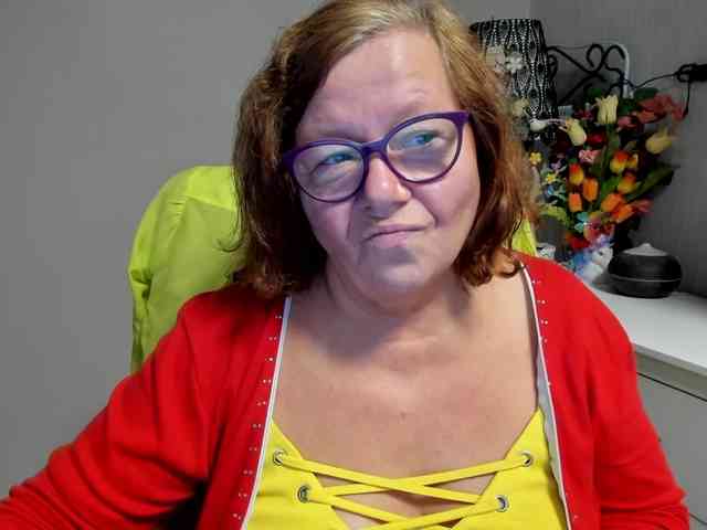 flirty-adele webcam