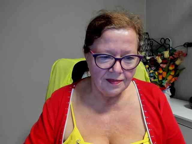 flirty-adele webcam