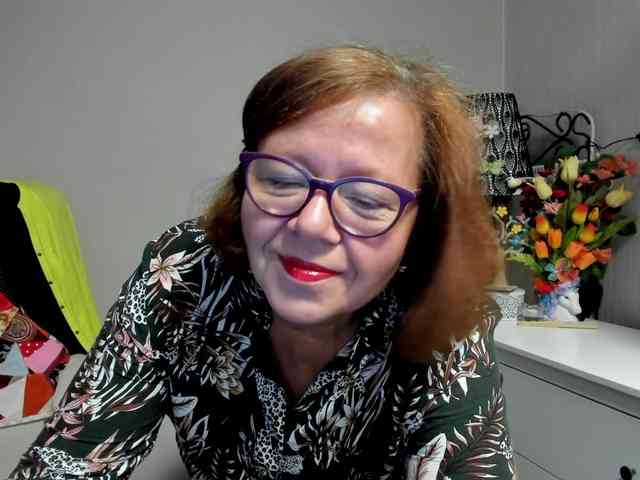 flirty-adele webcam