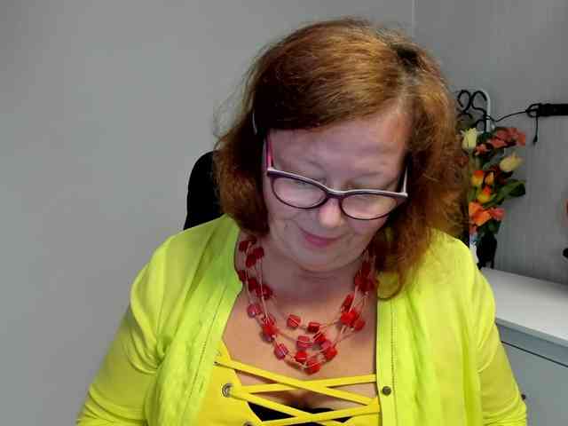 flirty-adele webcam