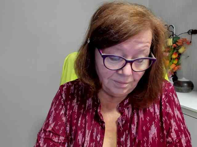 flirty-adele webcam