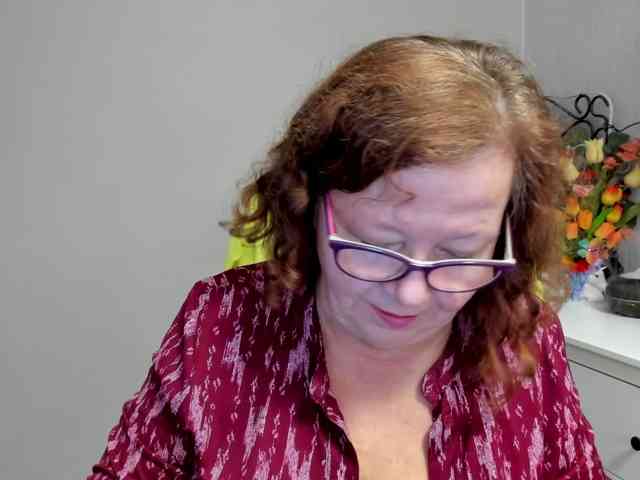 flirty-adele webcam