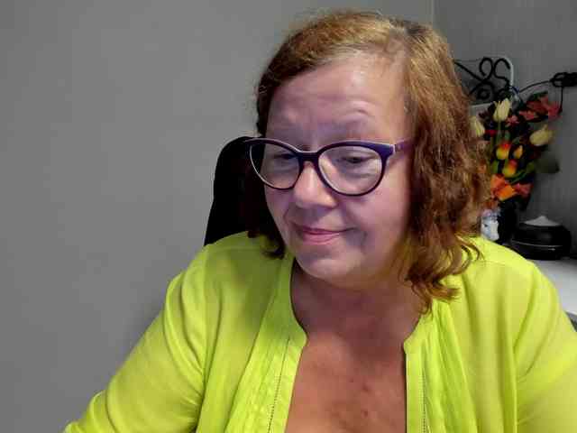 flirty-adele webcam