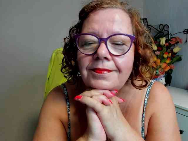 flirty-adele webcam