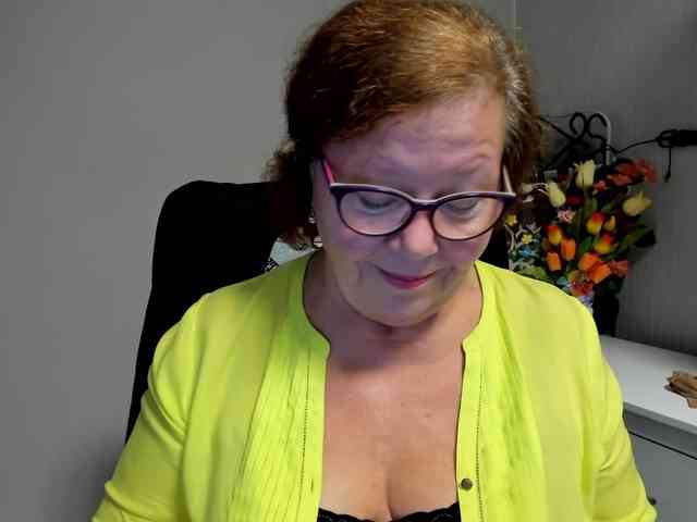 flirty-adele webcam