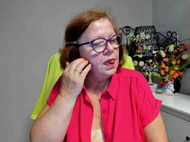 flirty-adele webcam