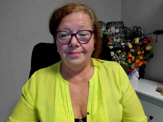 flirty-adele webcam