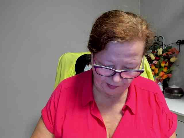 flirty-adele webcam