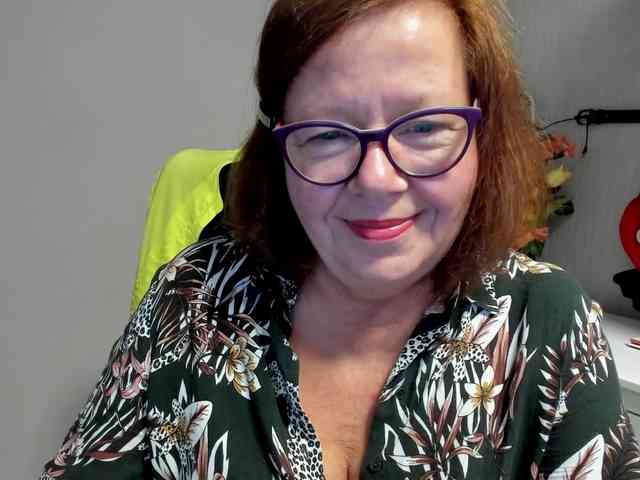 flirty-adele webcam