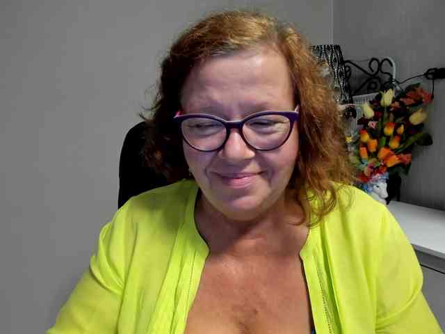 flirty-adele webcam