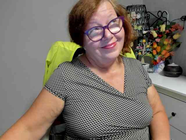 flirty-adele webcam