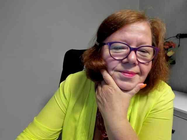 flirty-adele webcam