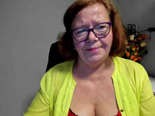 flirty-adele webcam