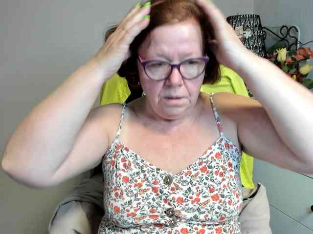 flirty-adele webcam