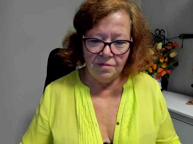 flirty-adele webcam