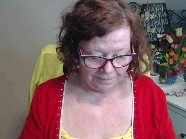 flirty-adele webcam