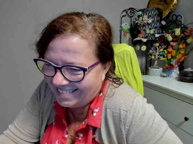 flirty-adele webcam
