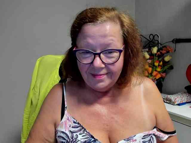 flirty-adele webcam
