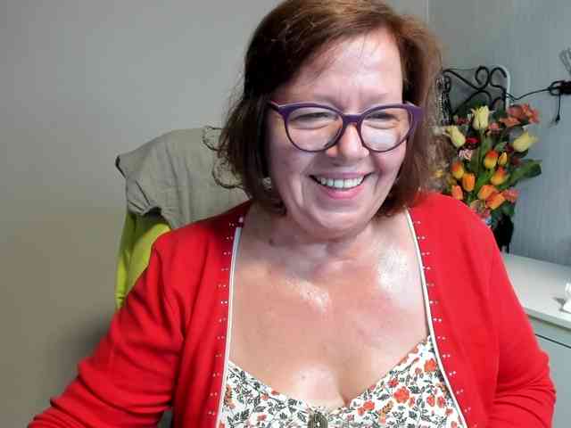 flirty-adele webcam