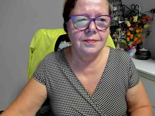 flirty-adele webcam