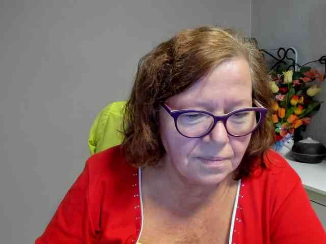 flirty-adele webcam