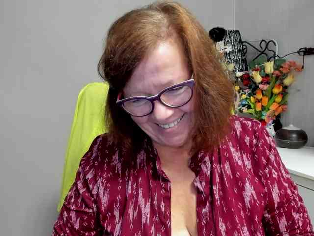 flirty-adele webcam