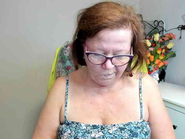 flirty-adele webcam