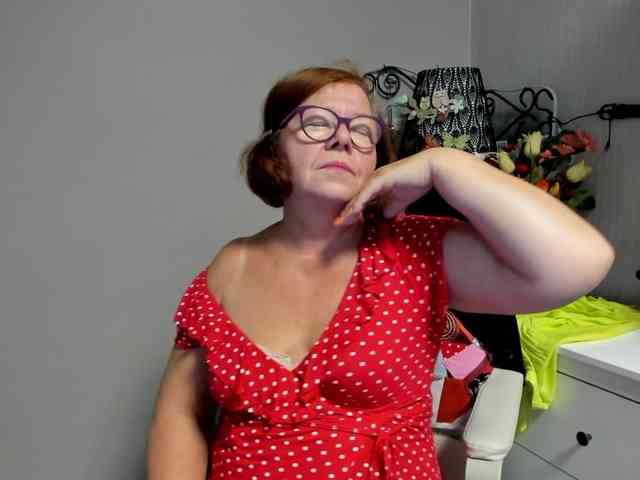flirty-adele webcam