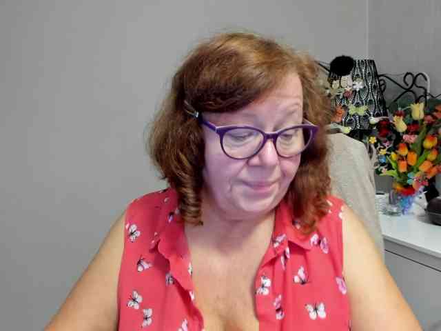 flirty-adele webcam