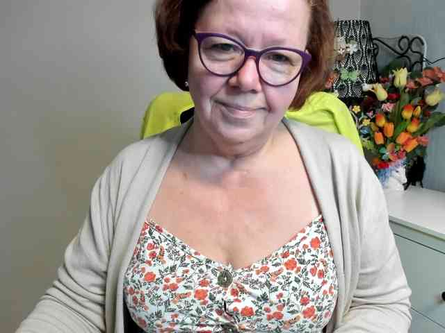 flirty-adele webcam