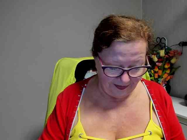 flirty-adele webcam