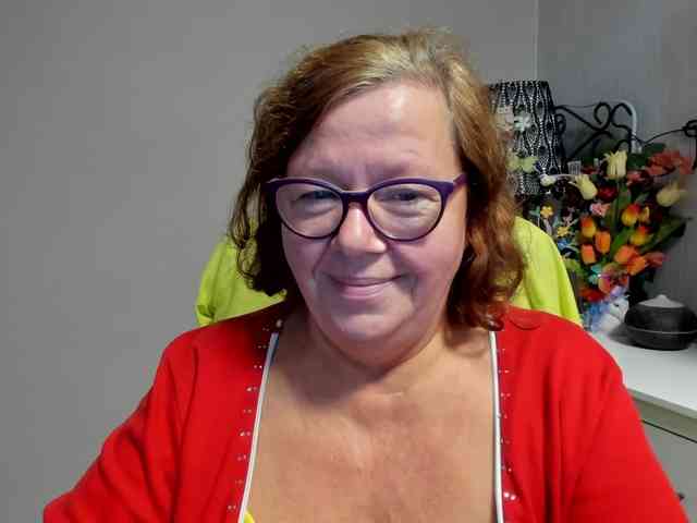 flirty-adele webcam