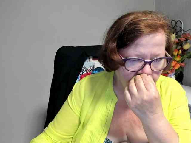 flirty-adele webcam