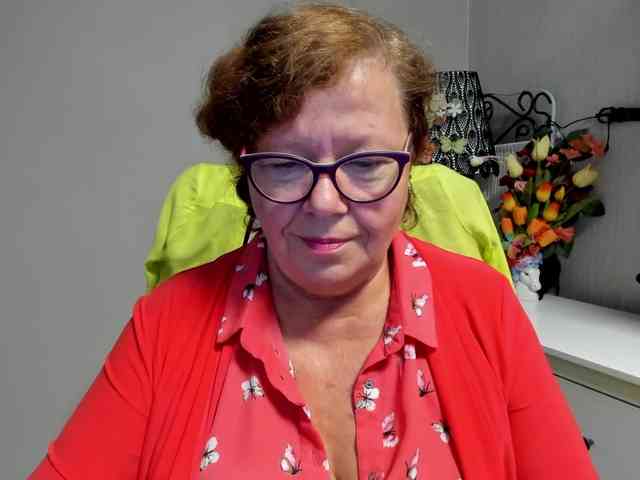 flirty-adele webcam