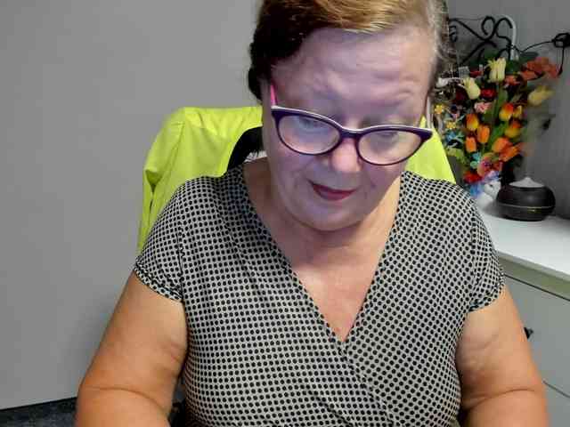 flirty-adele Live Webcam on BongaCams