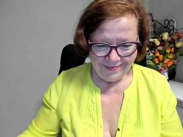 flirty-adele webcam