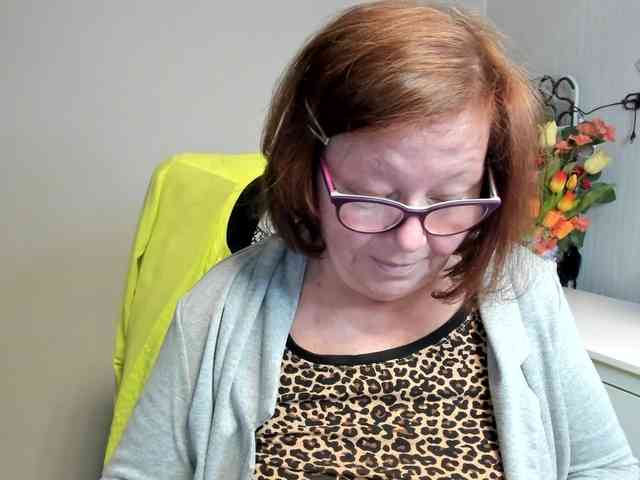 flirty-adele webcam