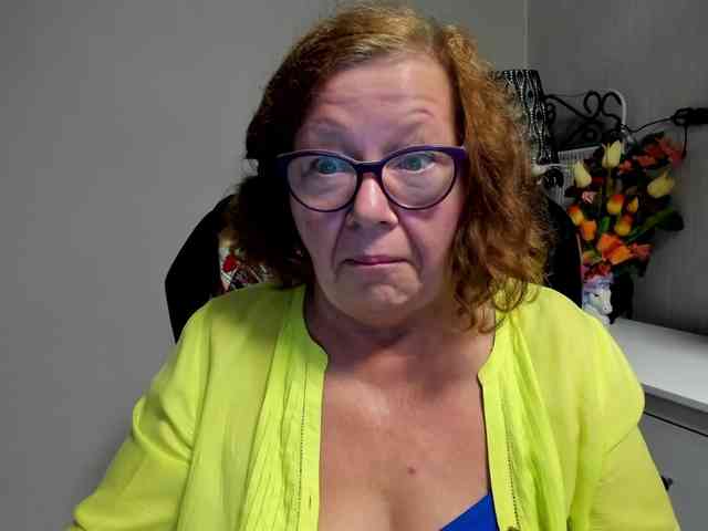 flirty-adele webcam