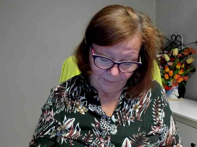 flirty-adele webcam