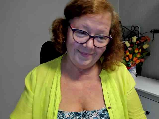 flirty-adele webcam
