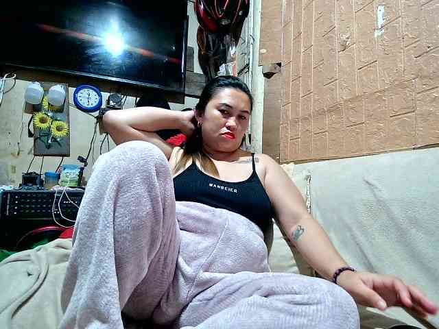 LalaiAsian webcam